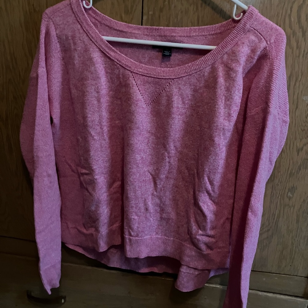 American Eagle sweater size small.